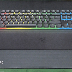 미개봉 RAZER Ornata V3 키보드 판매