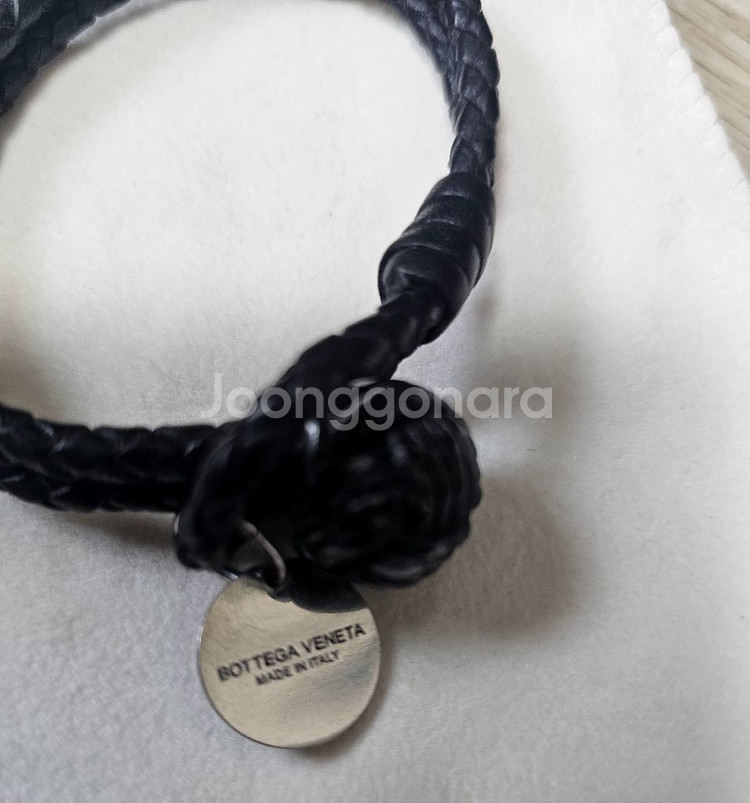 보테가베네타 가죽팔찌--2