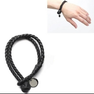 보테가베네타 가죽팔찌