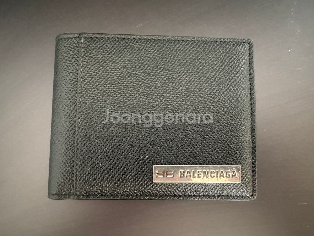 발렌시아가 BALENCIAGA 반지갑 내놓아요.--2