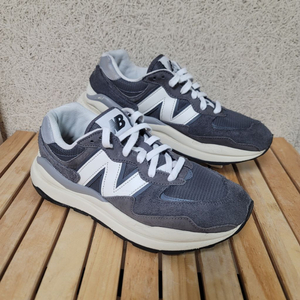 뉴발란스 운동화 265
