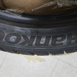 타이어265/35R20