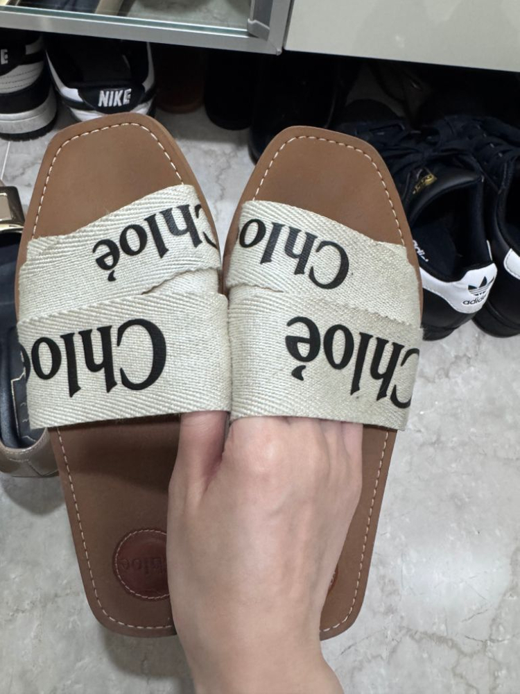 끌로에 샌들 이미지