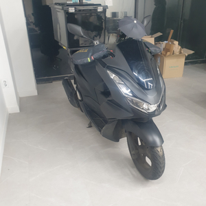 pcx125 21년 블랙 52000km 팝니다.