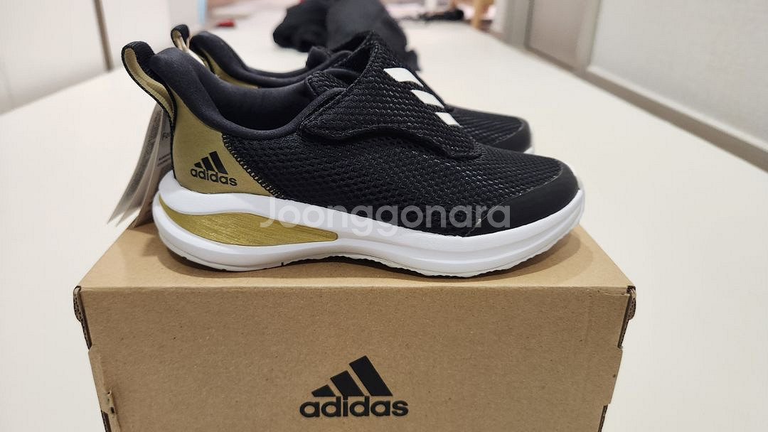 [새상품] 아디다스키즈 포타런 170사이즈 팝니다--5