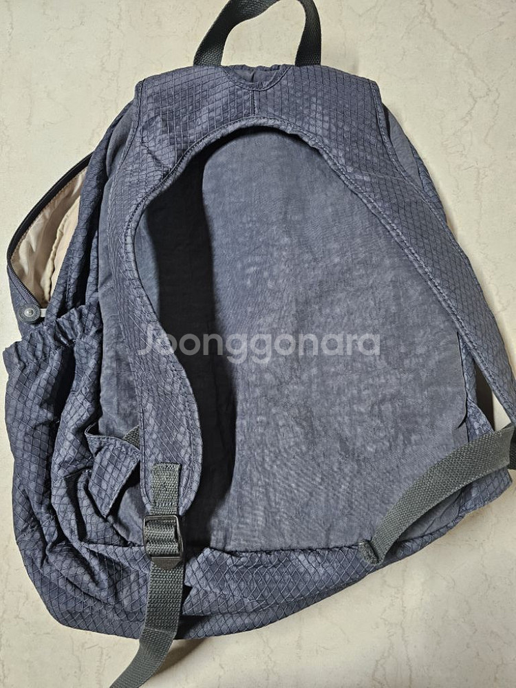 Kipling 백팩 (앞 쪽 지퍼 고장 제품)--1