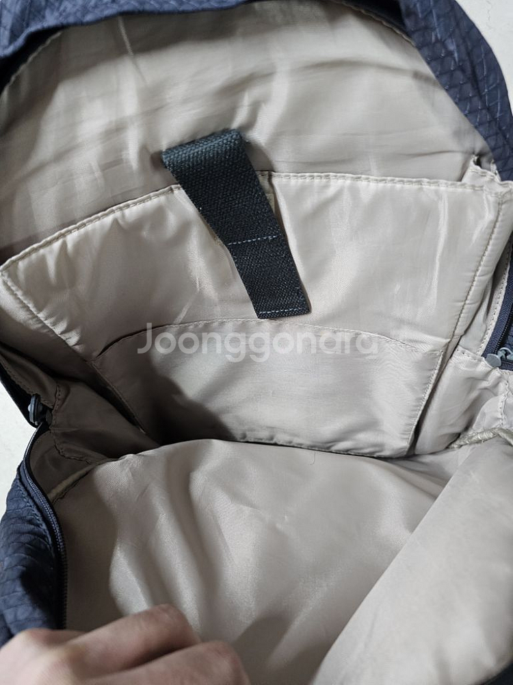 Kipling 백팩 (앞 쪽 지퍼 고장 제품)--4