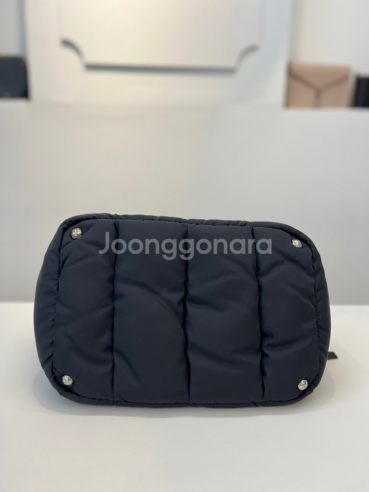 [럭스올 울산점]프라다 테수토 붐버 패딩 토트백--3