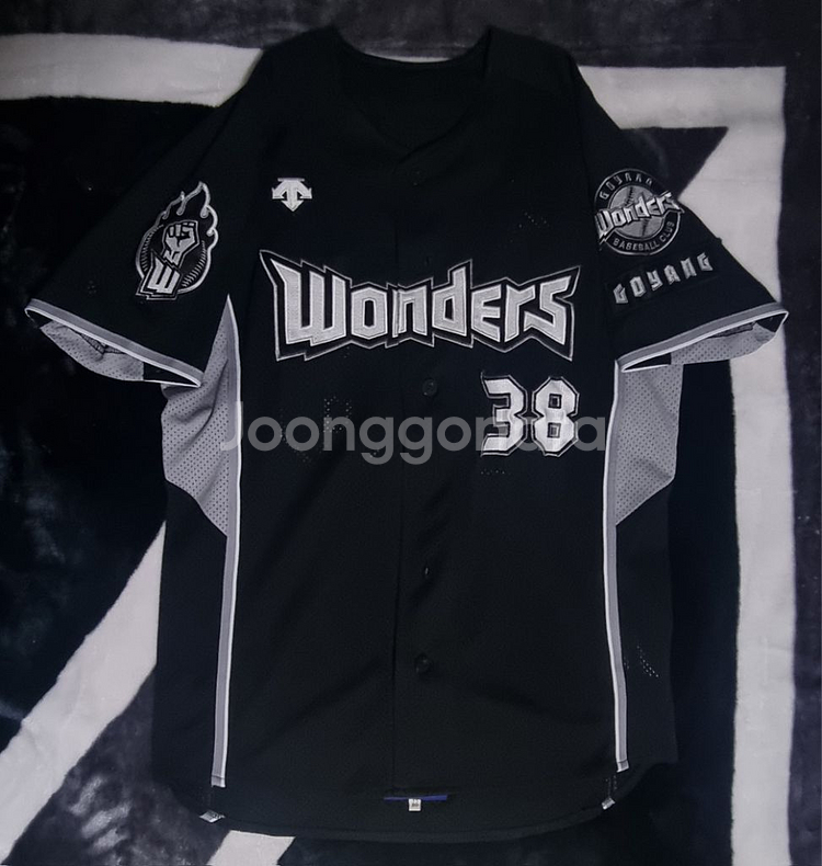 고양 원더스 김성근 감독님의 어웨이 유니폼--1