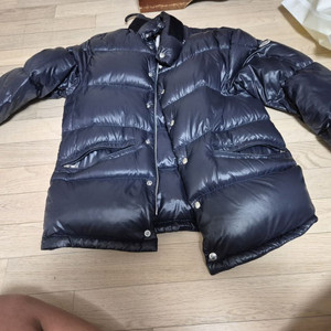 몽클레어 남색 패딩