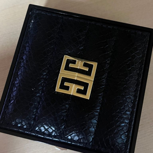지방시 글로우 쿠션 c105