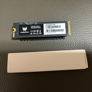 에이서 프레데터 gm7000 1tb NVME SSD