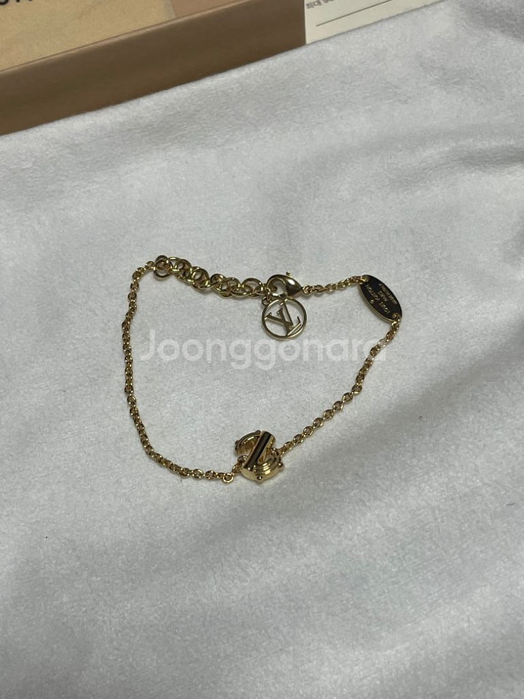 루이비통 LV 팔찌 골드 브레이슬릿 M67176--1