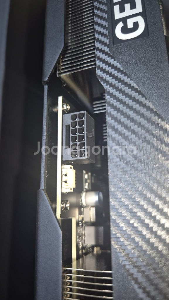(판매) 갤럭시 RTX 4070 super 블랙--6
