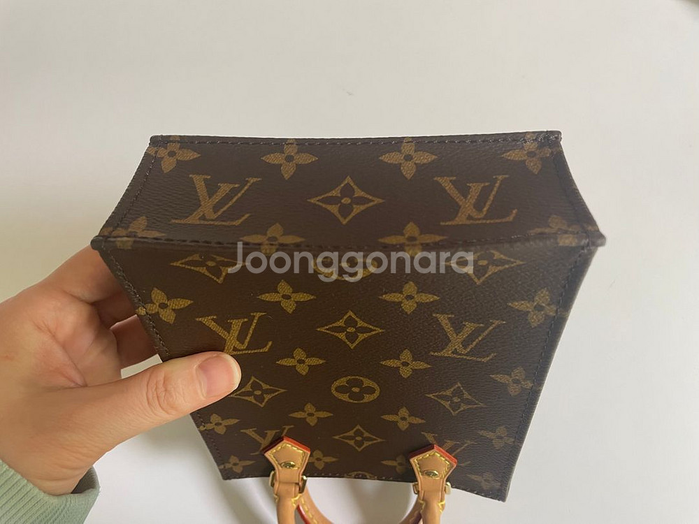루이비통 쁘띠삭 플라 모노그램--4