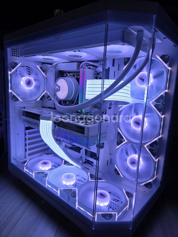 9800x3d 5080 새본체 팝니다--2