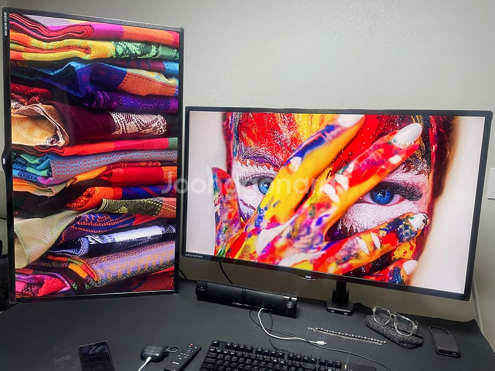 Qnix 큐닉스 43인치 4K 모니터 두대 판매합니다.--0