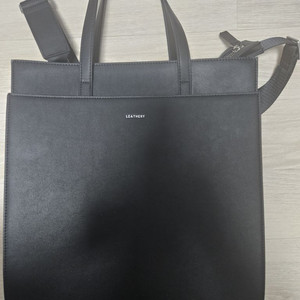 LEATHERY 토트백