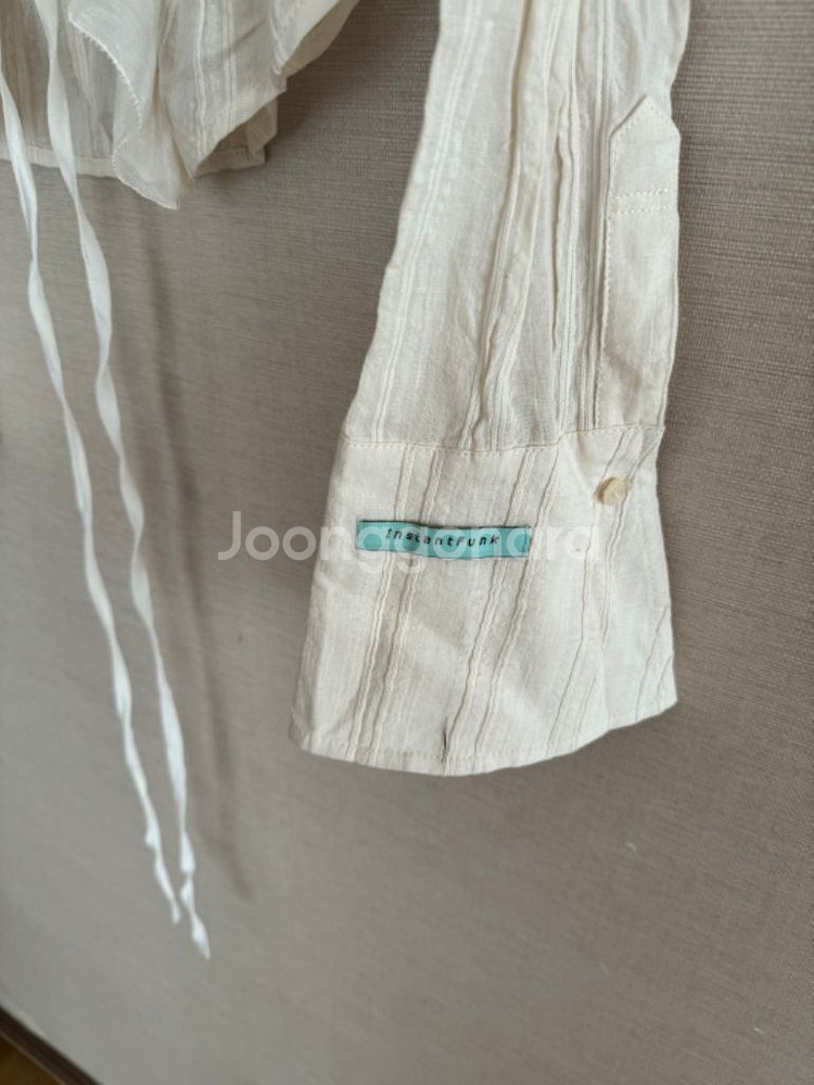 인스턴트펑크 셔링 블라우스 아이보리(새상품)--4