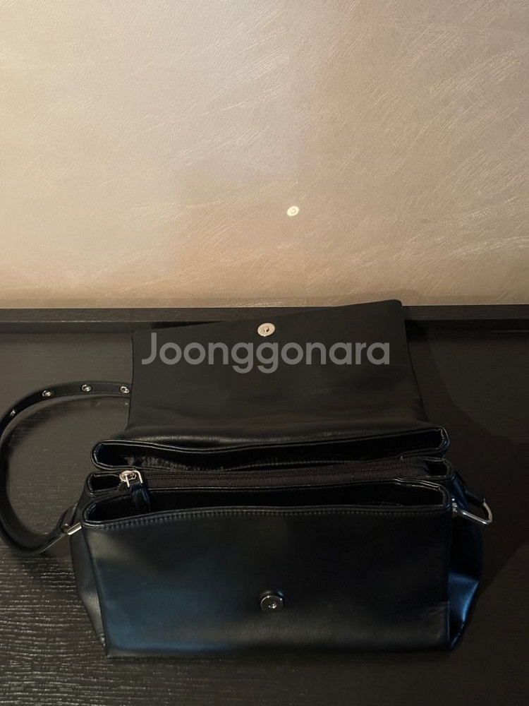 질스튜어트 뉴욕 블랙 퀄팅 소가죽 숄더백--4