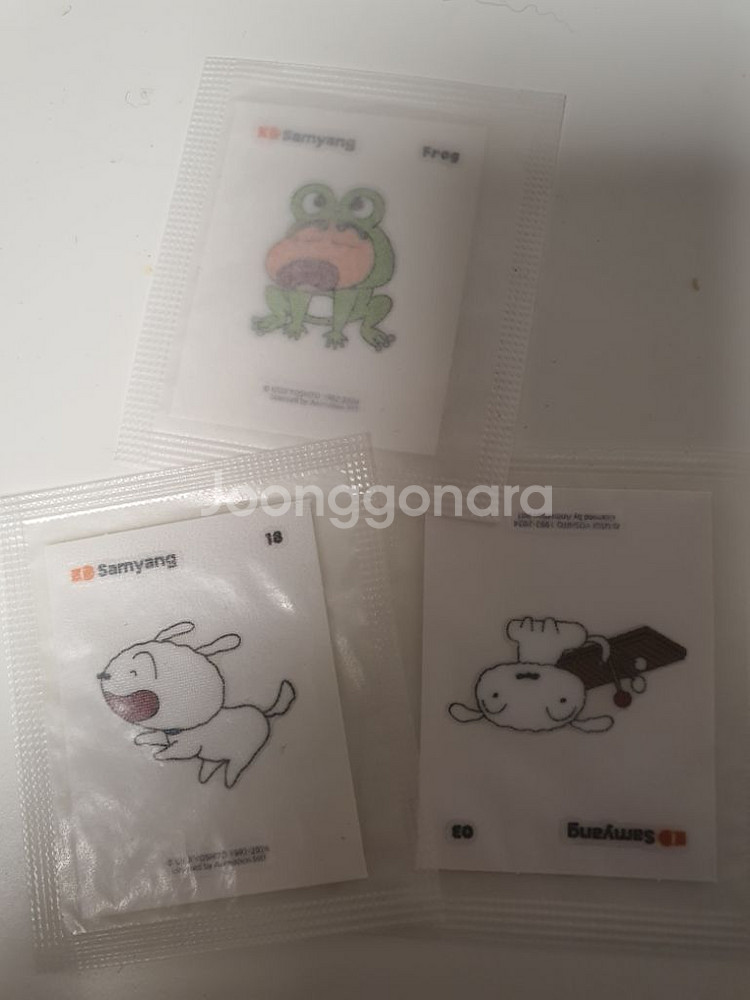 짱구 띠부씰 & 몰랑이 띠부씰 사진 3장--2