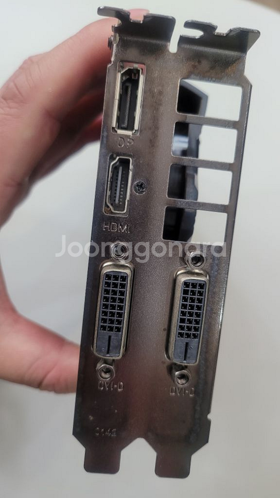 그래픽.카드.gtx1050 2G 팝니다.--3