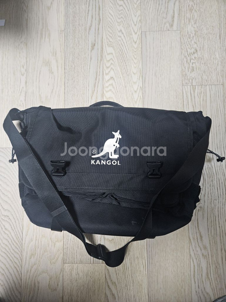 캉골 에픽 포켓 메신저백 2031 블랙 KMEBMB20--2