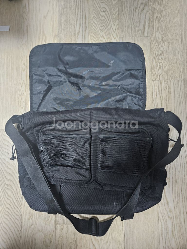 캉골 에픽 포켓 메신저백 2031 블랙 KMEBMB20--3