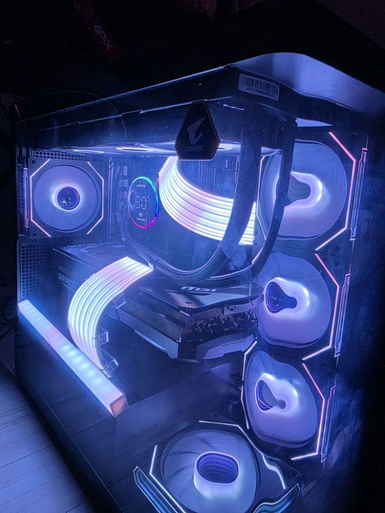 라이젠7 7800X3D RTX4080S 본체 팝니다.--1