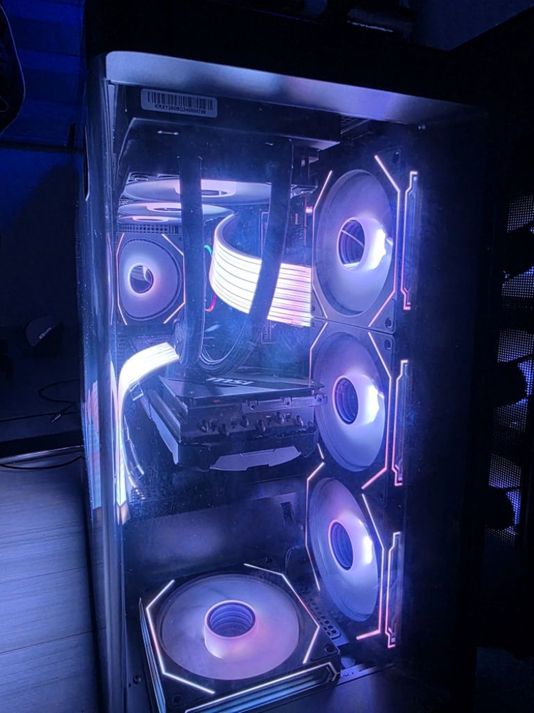 라이젠7 7800X3D RTX4080S 본체 팝니다.--0