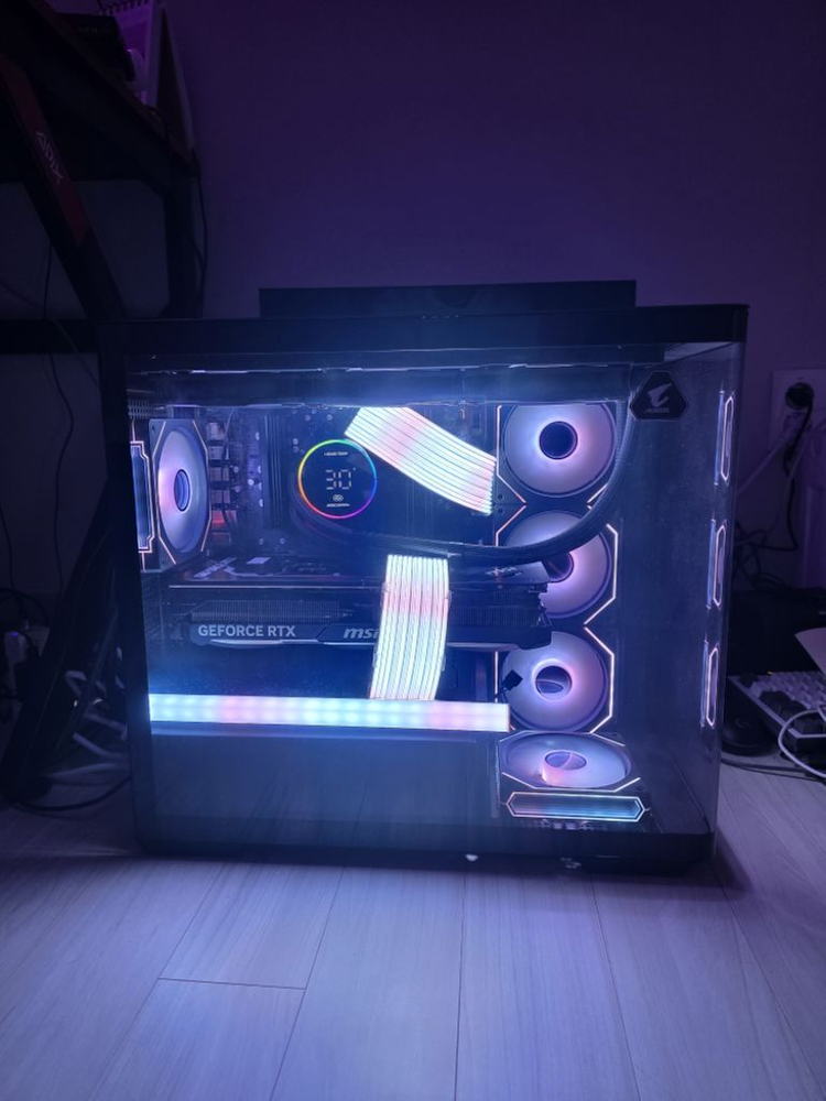 라이젠7 7800X3D RTX4080S 본체 팝니다.--2