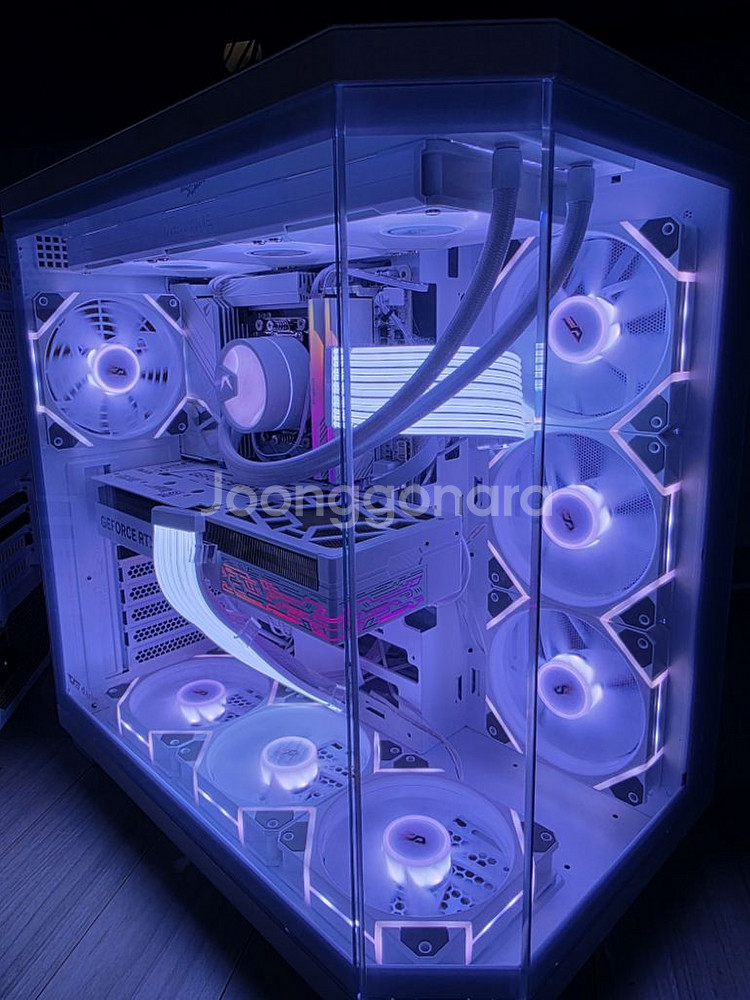 9800X3D RTX5080 본체 팝니다--1