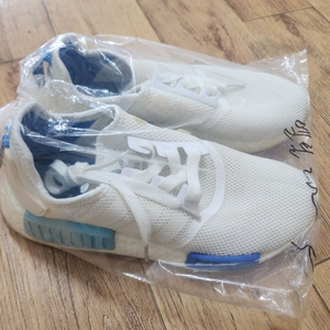 어디다스 노마드 NMD_R1
