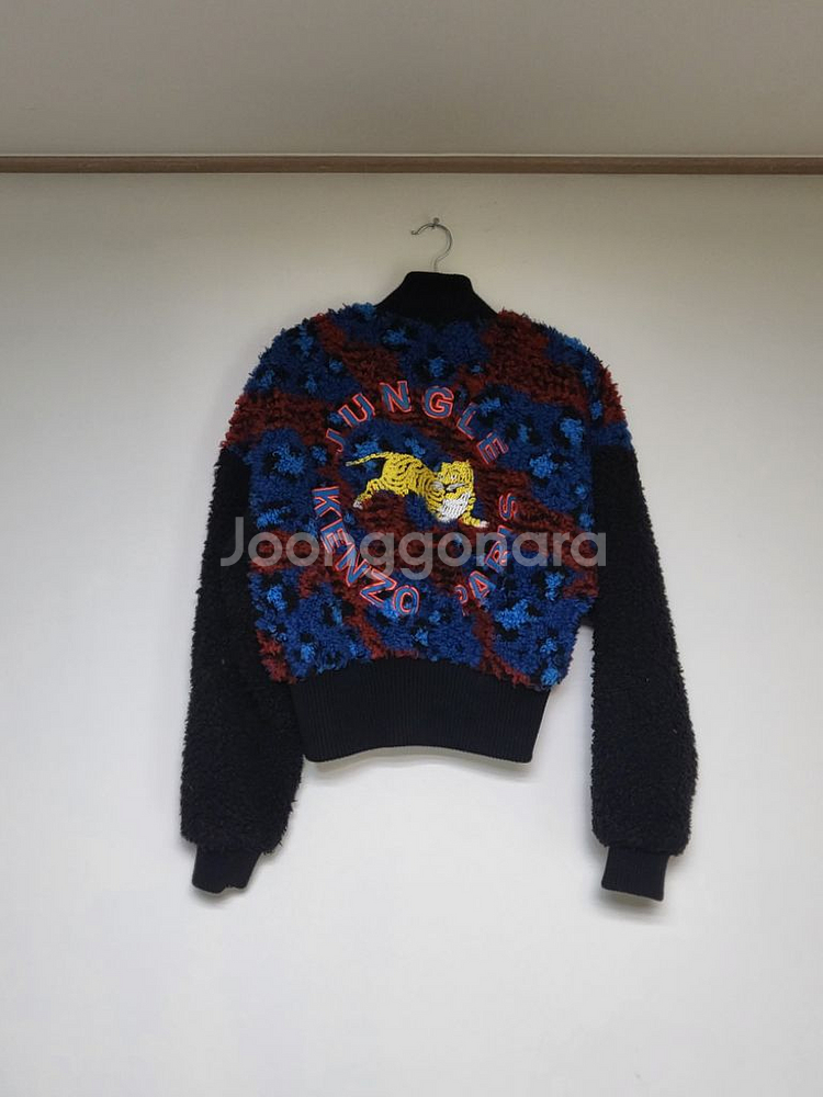 겐조&h&m 페이크 퍼 크롭 봄버자켓(여성55)--1