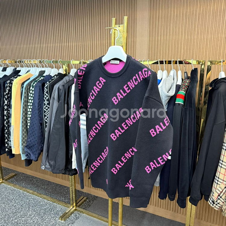 [S사이즈]발렌시아가 멀티로고 니트--1