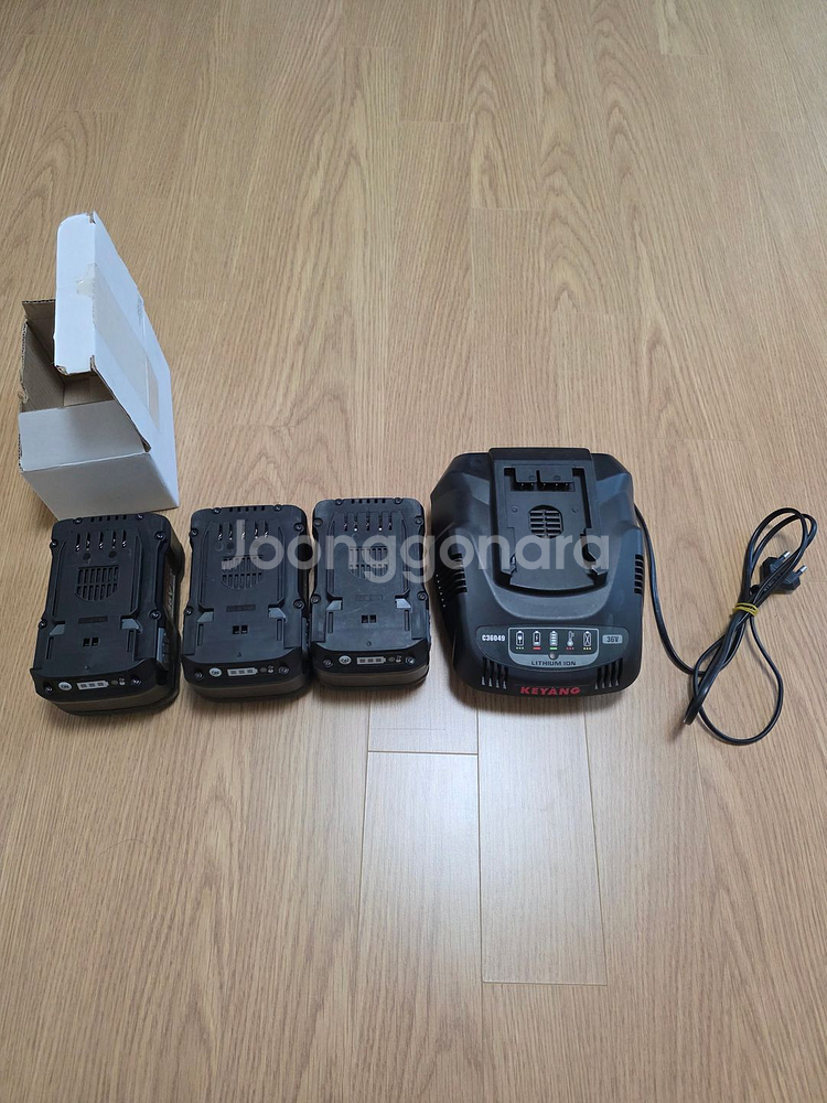 계양배터리 36v 6.0ah와 충전기팝니다--1