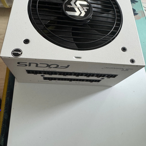 시소닉 FOCUS GX-750 White 파워