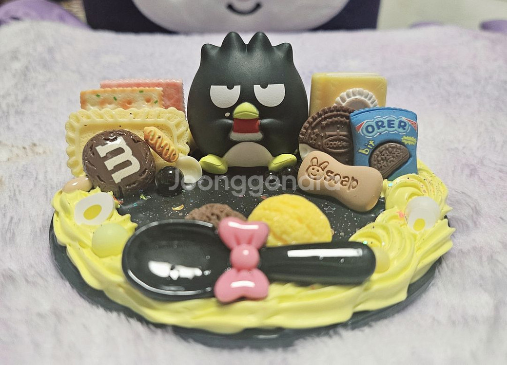 산리오 배드바츠마루 데코덴 핸드폰 거치대 및 트레이--1