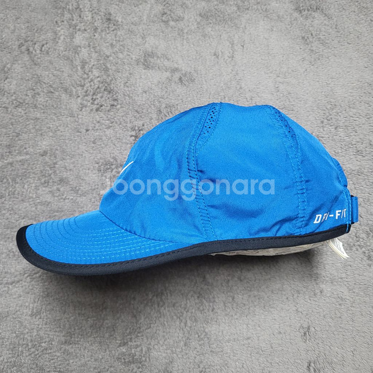 나이키 (Nike Feather Light 7 Pane--1