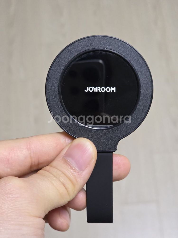 조이룸 맥세이프 실리콘 흡착패드 스마트폰 거치대 스탠드--1