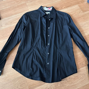 버버리 여성 셔츠 팝니다