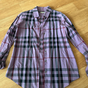 버버리 여성 셔츠 팝니다