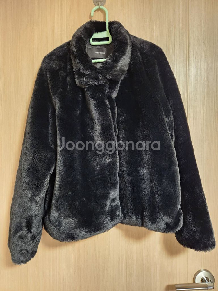 베로모다 인조털 검정페이크털코트 에코퍼자켓--1