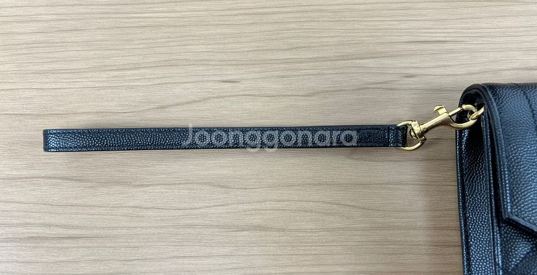 입생로랑 모노그램 엔벨로프 클러치백--8