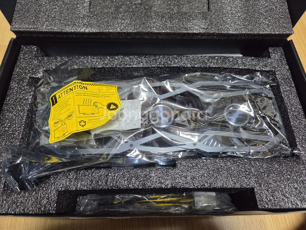 이엠텍 3080TI 블랙에디션 팝니다--2