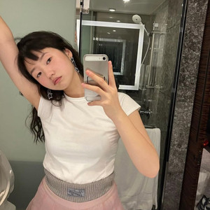인플루언서 현하님 착용 아가타 니트바지