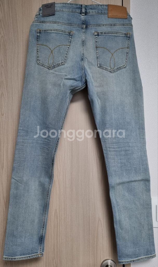 [캘빈 클라인] 디스트로이드 테이퍼 데님 (새상품)--1