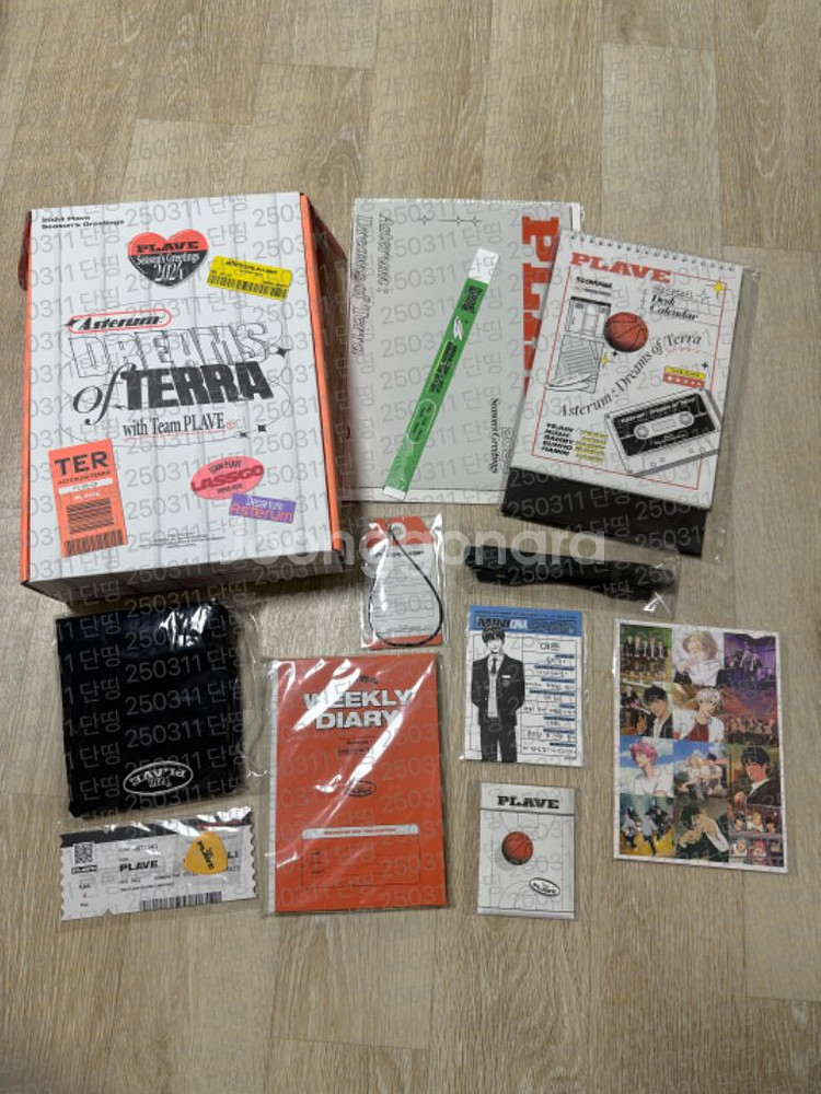 플레이브 24년도 시즌그리팅(구성품 전체 O)--1