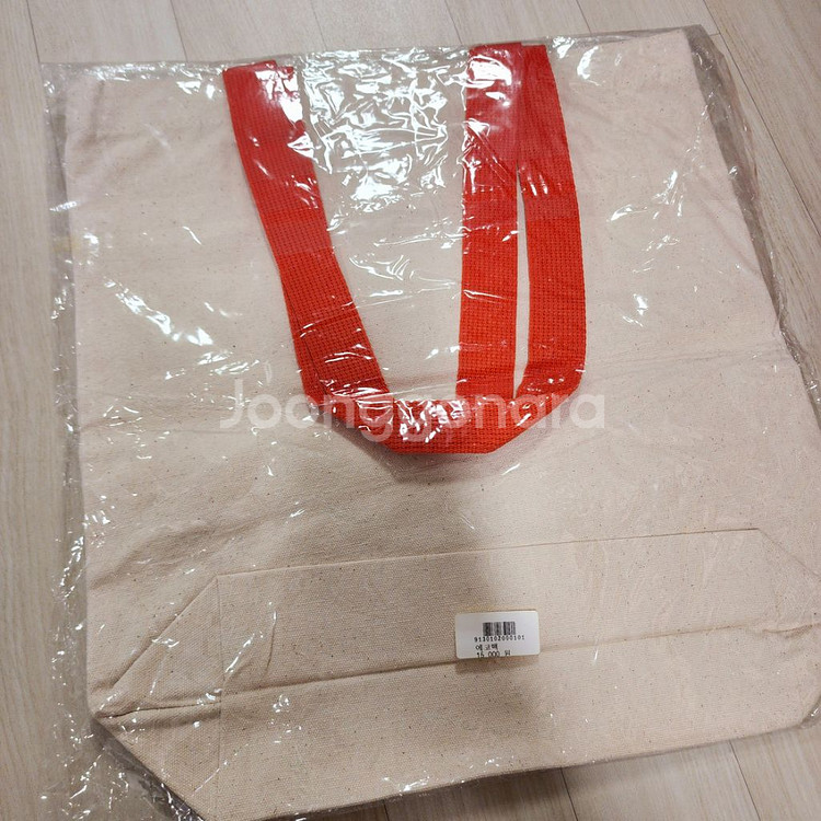 귀여운 그림이 그려진 에코백입니다.--1