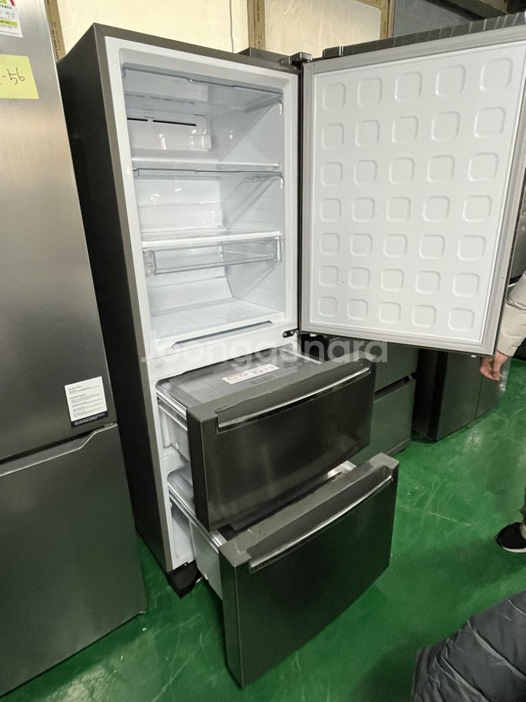 LG 김치냉장고 327L K334S11--2